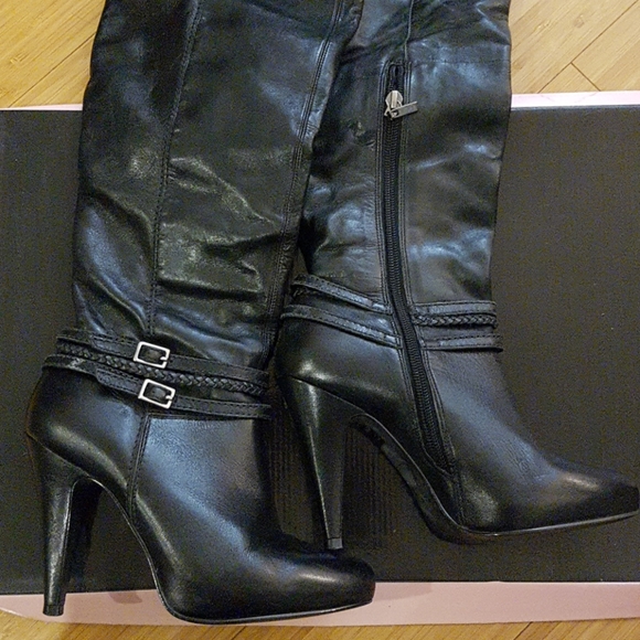 Knee high boots - Picture 2 of 2